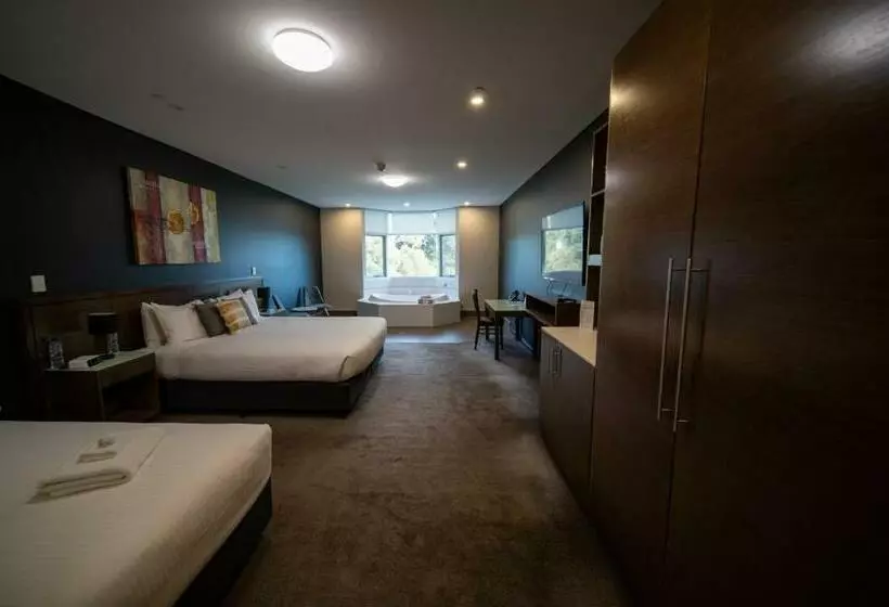 デラックススイート, Sfera's Park Suites & Convention Centre