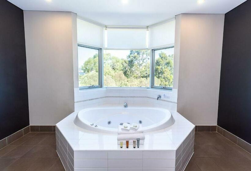 جناح ديلوكس, Sfera's Park Suites & Convention Centre