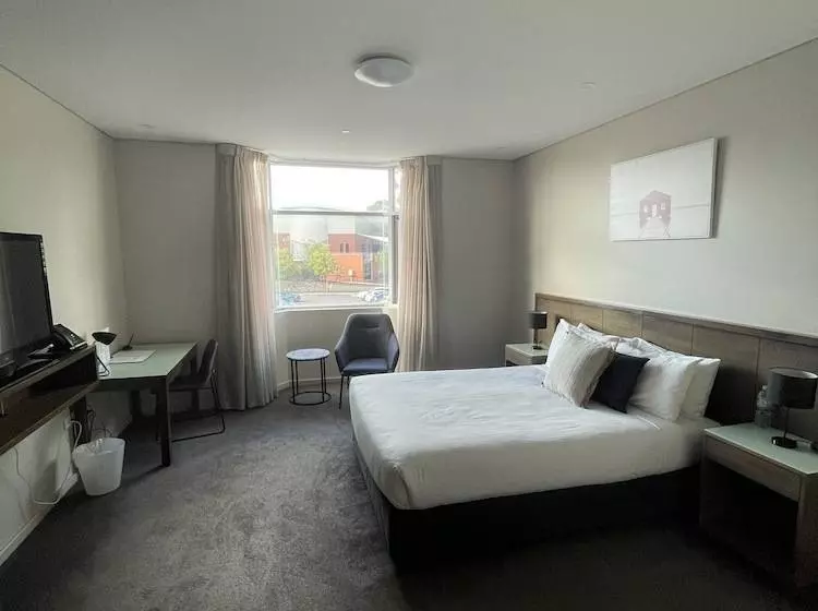 スイート, Sfera's Park Suites & Convention Centre