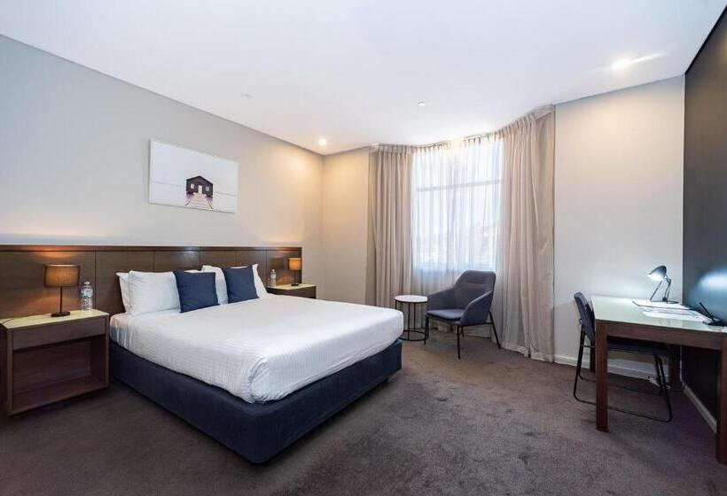 غرفة قياسية مزوَّدة بجاكوزي, Sfera's Park Suites & Convention Centre