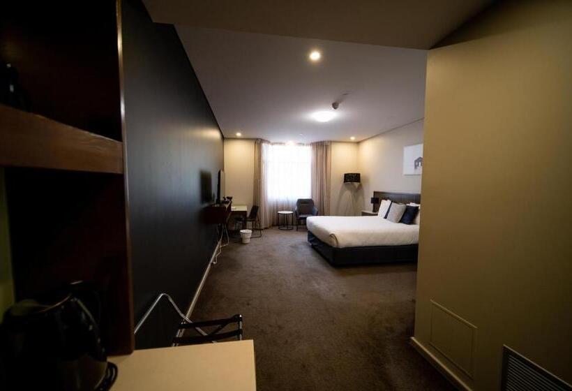 غرفة قياسية مزوَّدة بجاكوزي, Sfera's Park Suites & Convention Centre