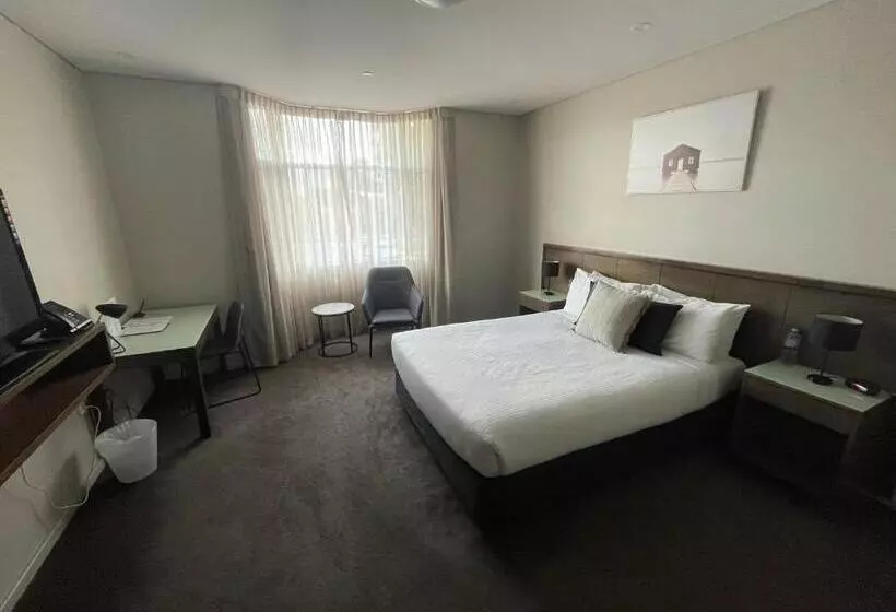 スイート, Sfera's Park Suites & Convention Centre