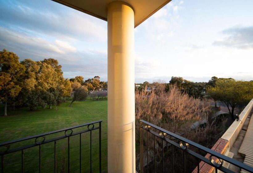 غرفة ديلوكس سرير كينج, Sfera's Park Suites & Convention Centre