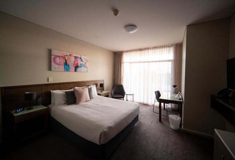 غرفة قياسية مزوَّدة بشُرفة, Sfera's Park Suites & Convention Centre