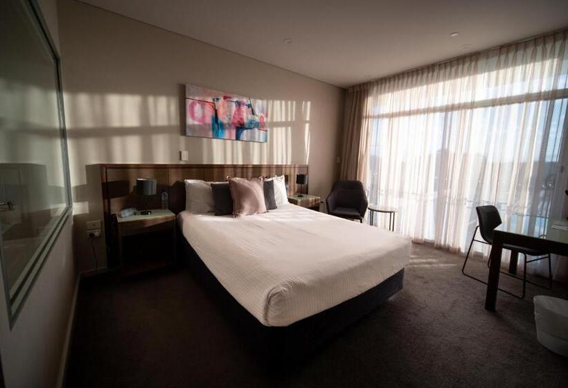 غرفة قياسية مزوَّدة بشُرفة, Sfera's Park Suites & Convention Centre