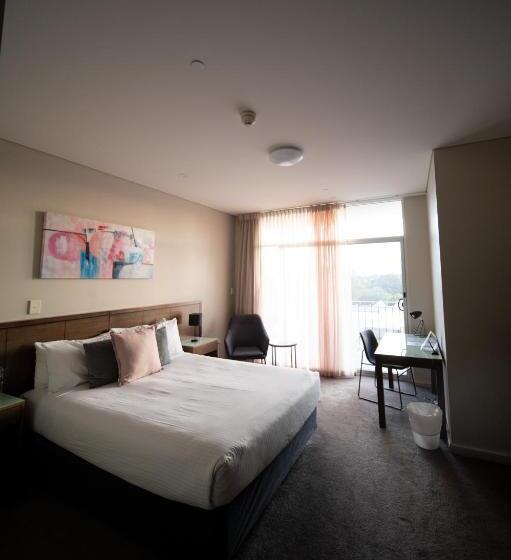 غرفة قياسية مزوَّدة بشُرفة, Sfera's Park Suites & Convention Centre