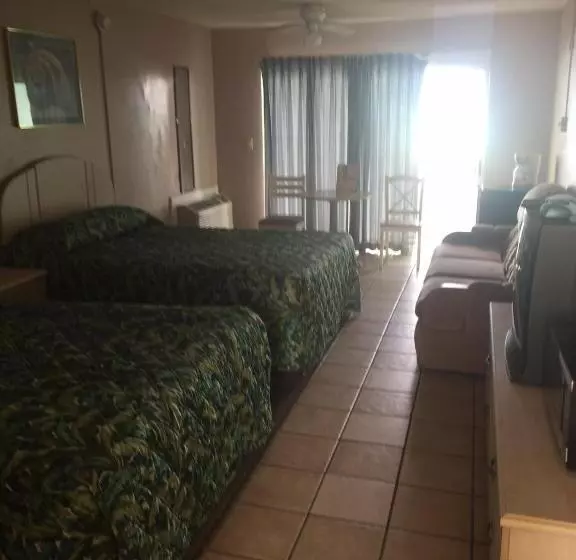 オーシャンビュースタンダードルームバルコニー付き, Seascape Inn   Daytona Beach Shores