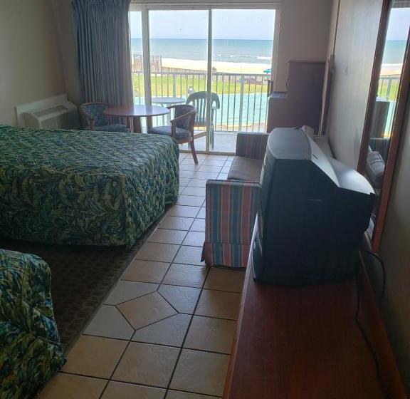 غرفة قياسية مطلّة علي البحر مزوَّدة بشُرفة, Seascape Inn   Daytona Beach Shores