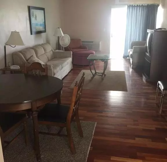 キングサイズベッドのスイートルーム, Seascape Inn   Daytona Beach Shores