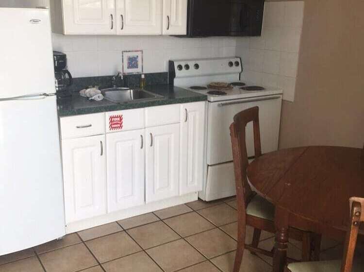 חדר סטנדרט שתי מיטות זוגיות, Seascape Inn   Daytona Beach Shores