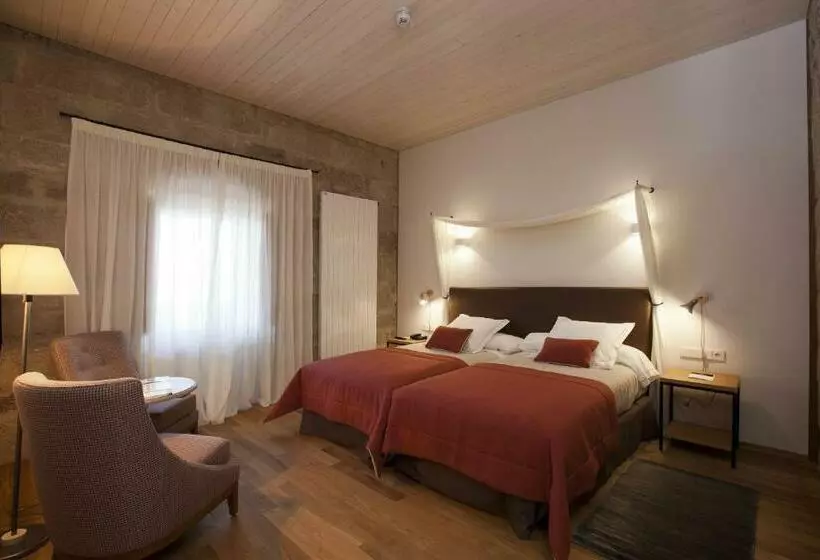 スタンダードルーム, Parador Castillo De Monterrei