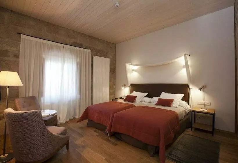 スタンダードルーム, Parador Castillo De Monterrei