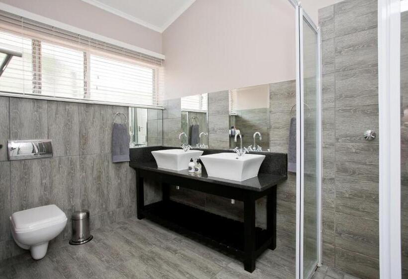 اتاق استاندارد, Miles B&b Guest House