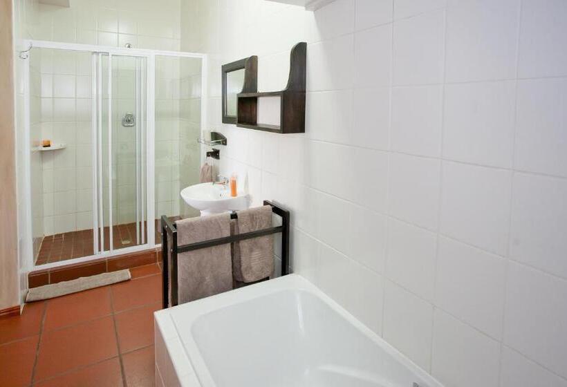 اتاق استاندارد, Miles B&b Guest House