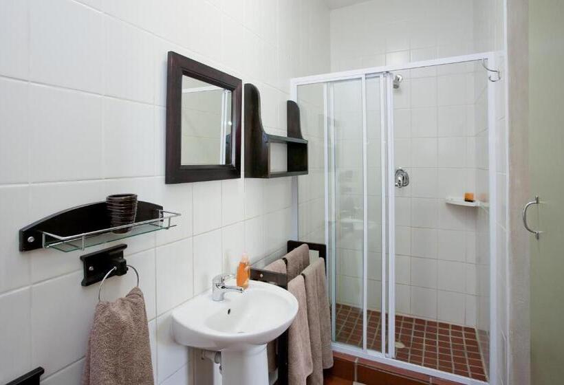 اتاق استاندارد, Miles B&b Guest House