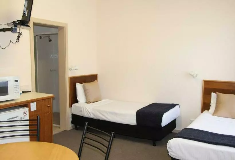 Deluxe-perhehuone, The Pioneer Way Motel