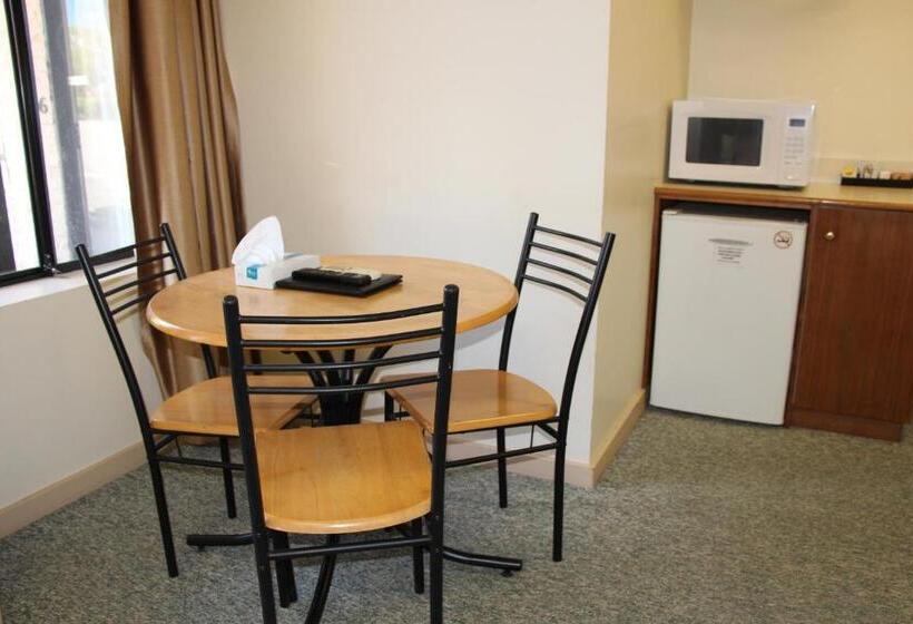 Номер Deluxe, The Pioneer Way Motel