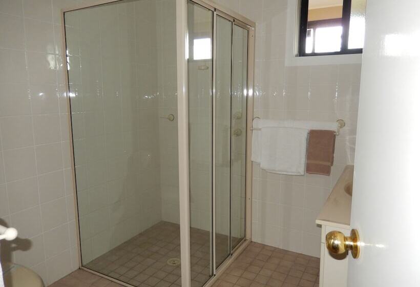 Номер Deluxe, The Pioneer Way Motel