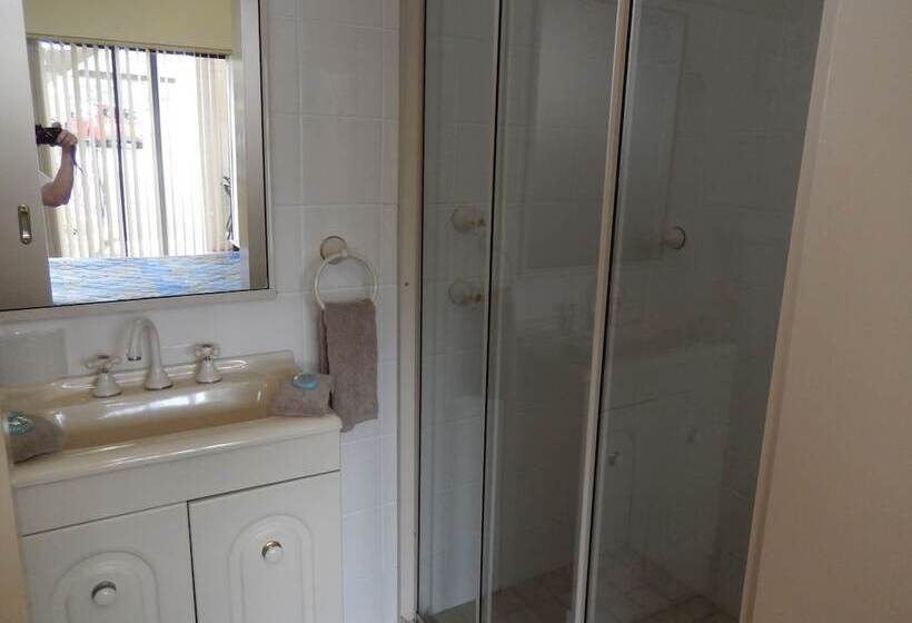 Номер Deluxe, The Pioneer Way Motel