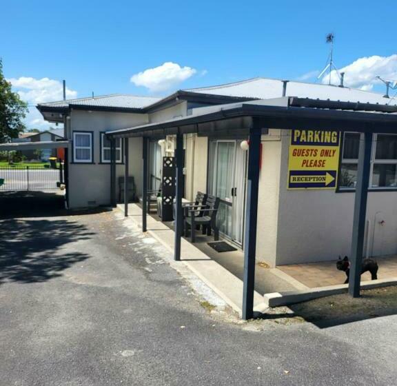 סטודיו סופריור, Totara Lodge Motel