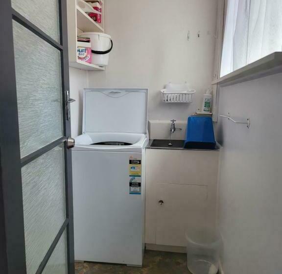 סטודיו סופריור, Totara Lodge Motel