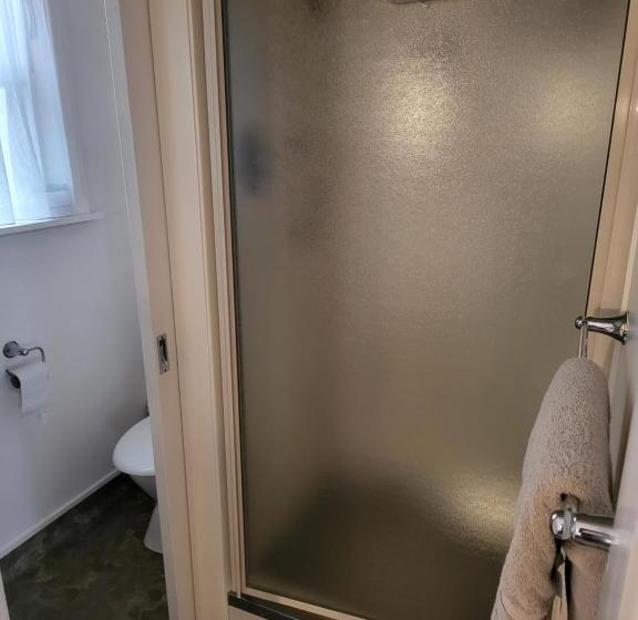 סטודיו סופריור, Totara Lodge Motel