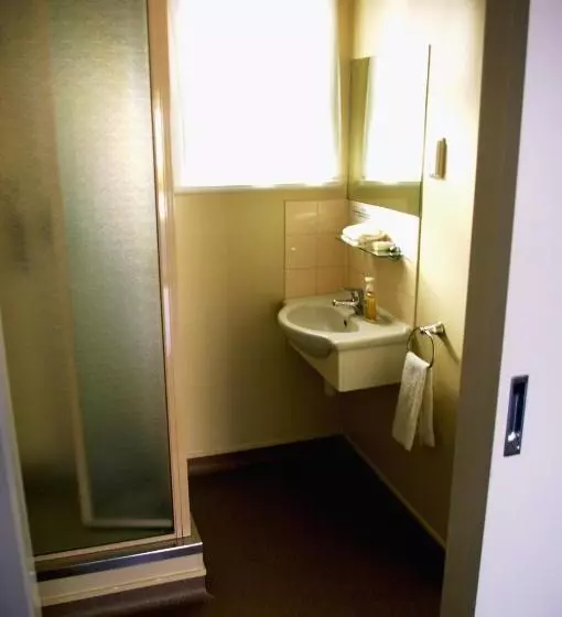 スタンダードスタジオ, Totara Lodge Motel