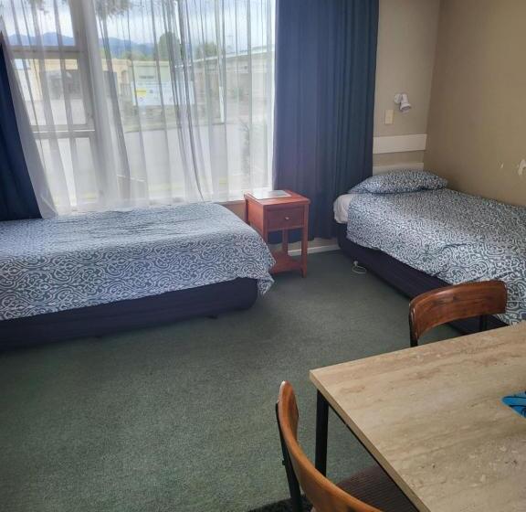 חדר משפחתי, Totara Lodge Motel