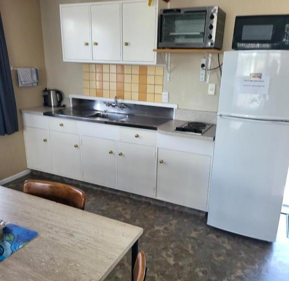 חדר משפחתי, Totara Lodge Motel