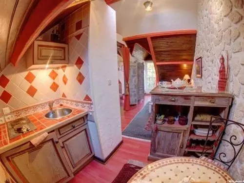 スタンダードスタジオ, Chambres D Hotes Manoir Des Quatre Saisons