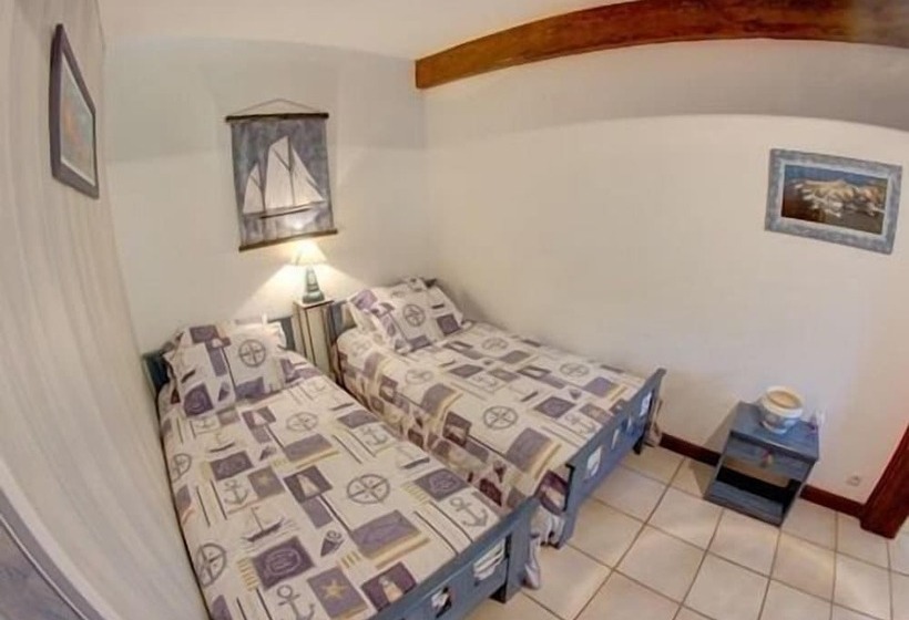 شقة غرفة واحدة, Chambres D Hotes Manoir Des Quatre Saisons