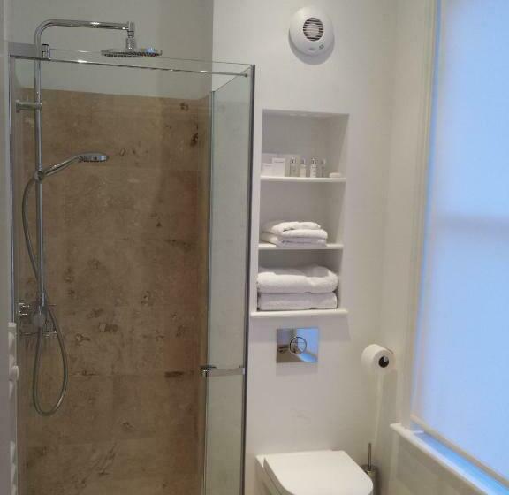 غرفة سوبيريور, Ogilvy House