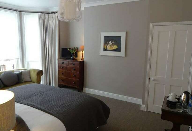 غرفة سوبيريور, Ogilvy House