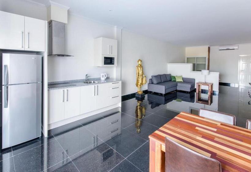 استودیو استاندارد با تخت کینگ, Babylon