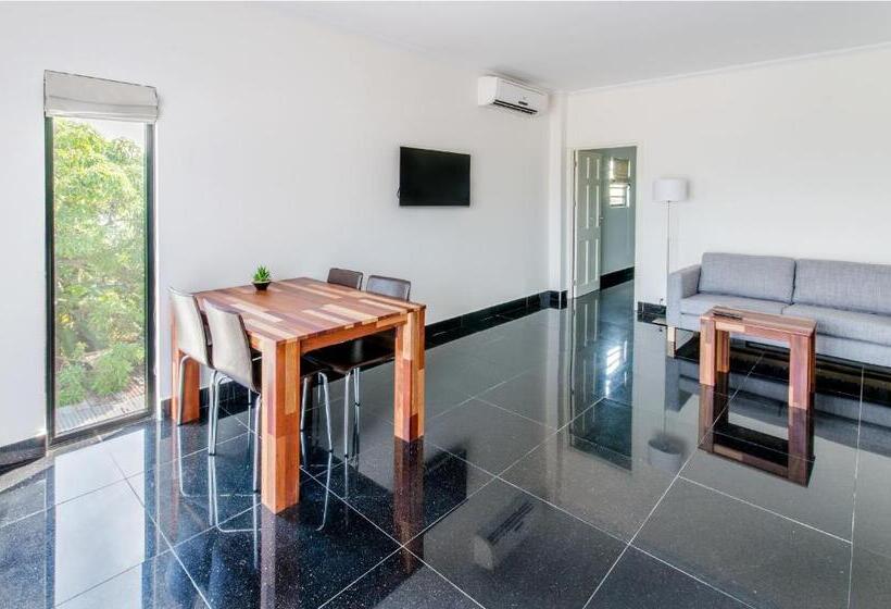 سوئیت با تخت بزرگ, Babylon