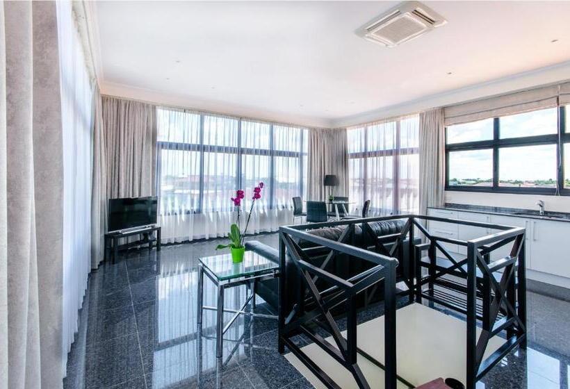 1 Bedroom Penthouse Apartment, Babylon