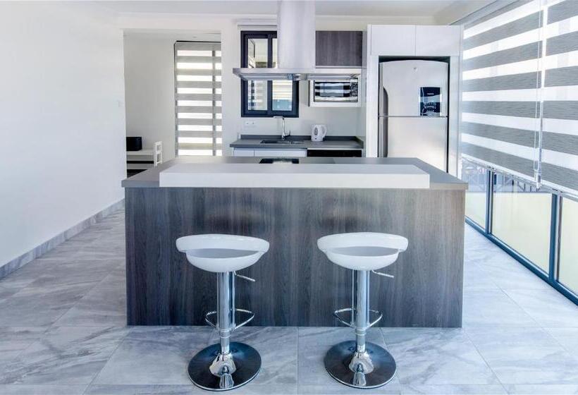 سوئیت پرزیدنت, Babylon