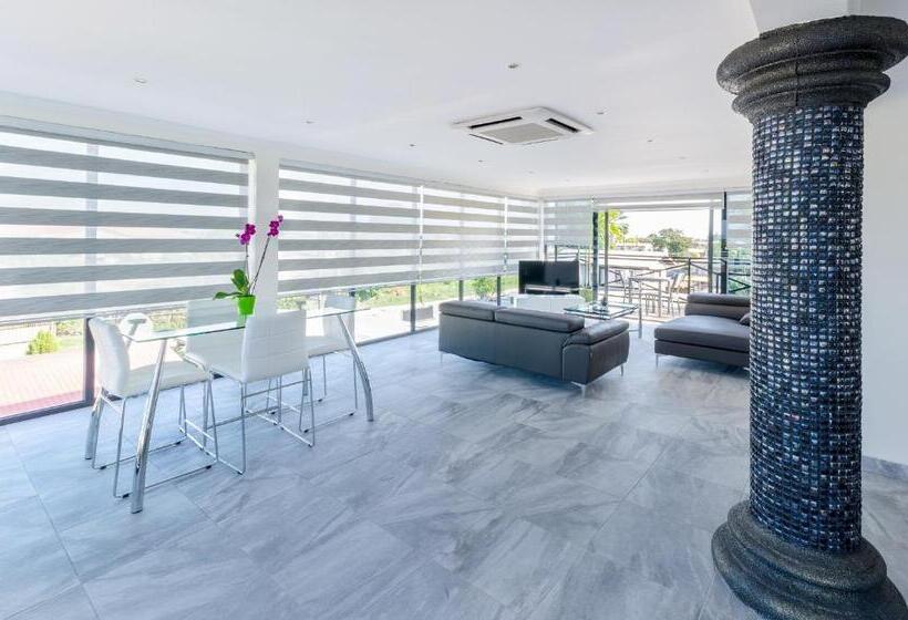 سوئیت پرزیدنت, Babylon