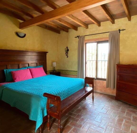 غرفة قياسية, Casa Caro