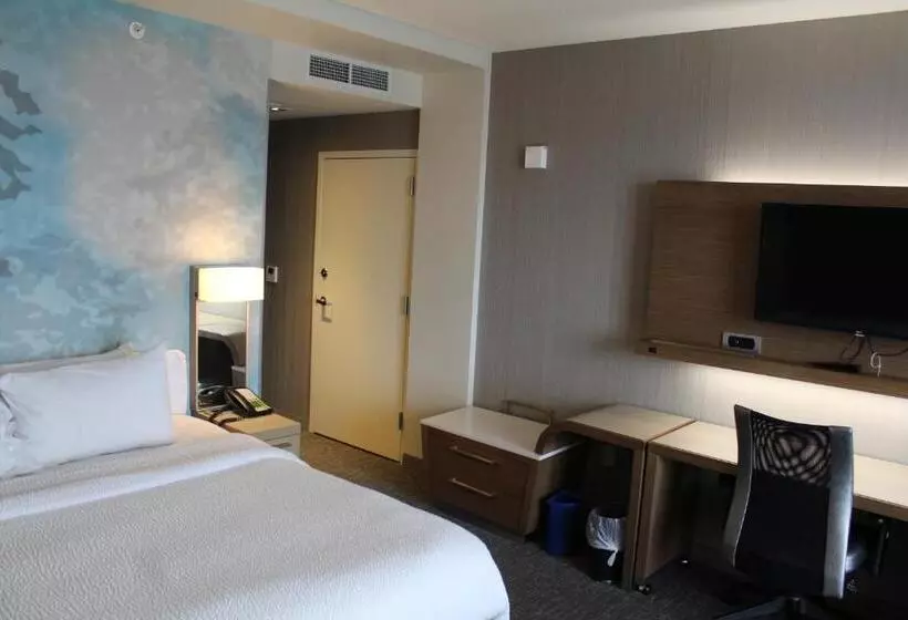 キングサイズベッドのスタンダードルーム, Courtyard By Marriott Muncie At Horizon Convention Center