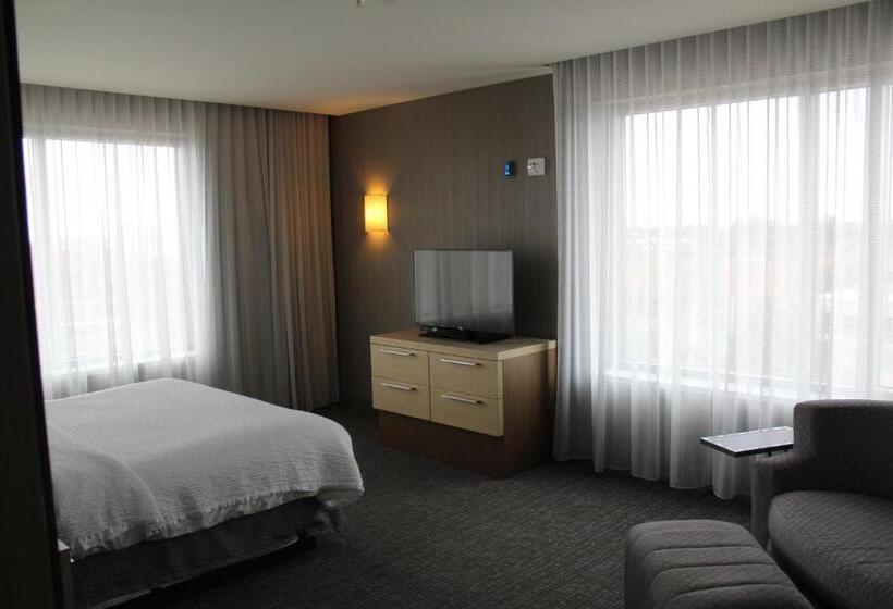 Люкс Кровать Кинг, Courtyard By Marriott Muncie At Horizon Convention Center