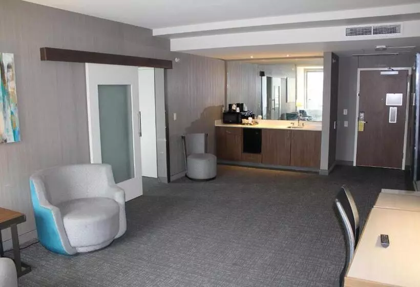 スイート, Courtyard By Marriott Muncie At Horizon Convention Center