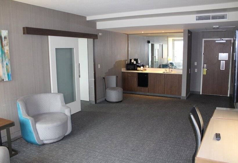 스위트, Courtyard By Marriott Muncie At Horizon Convention Center