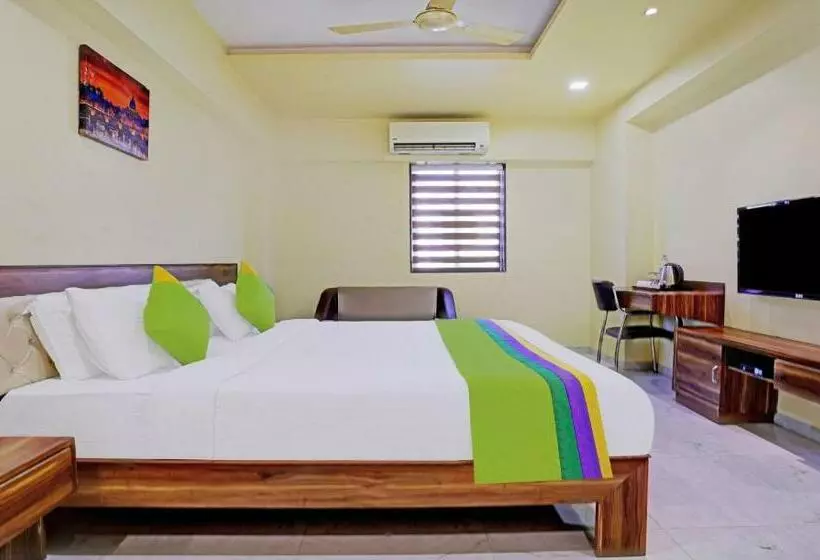 デラックスルーム, Treebo De Grandeur Anand Nagar