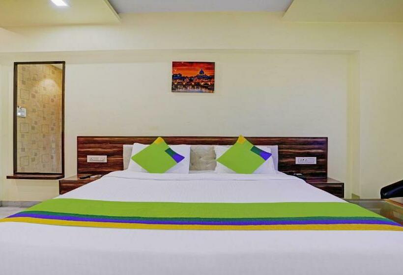 Deluxe-huone, Treebo De Grandeur Anand Nagar