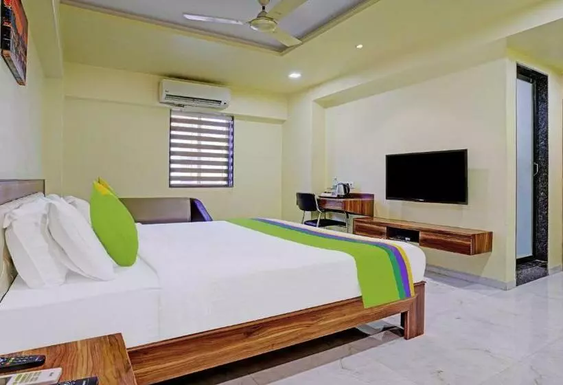 デラックスルーム, Treebo De Grandeur Anand Nagar