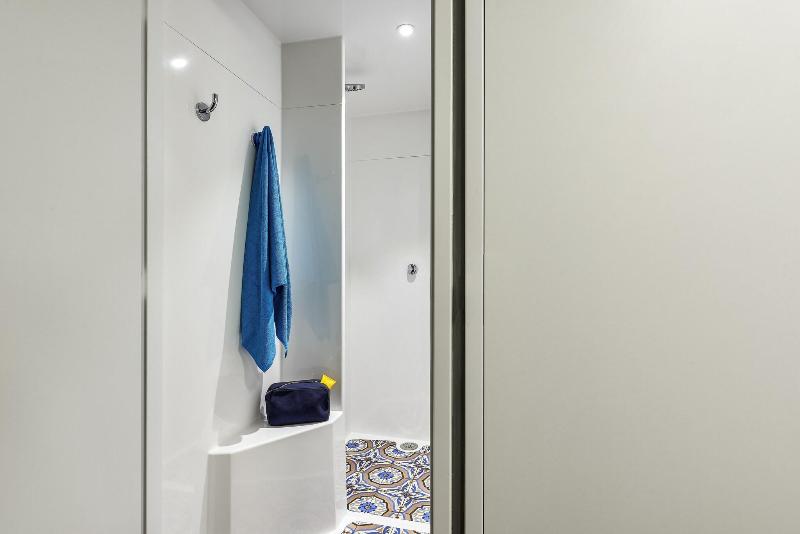 Номер Стандарт, F1 Paris Porte De Montreuil