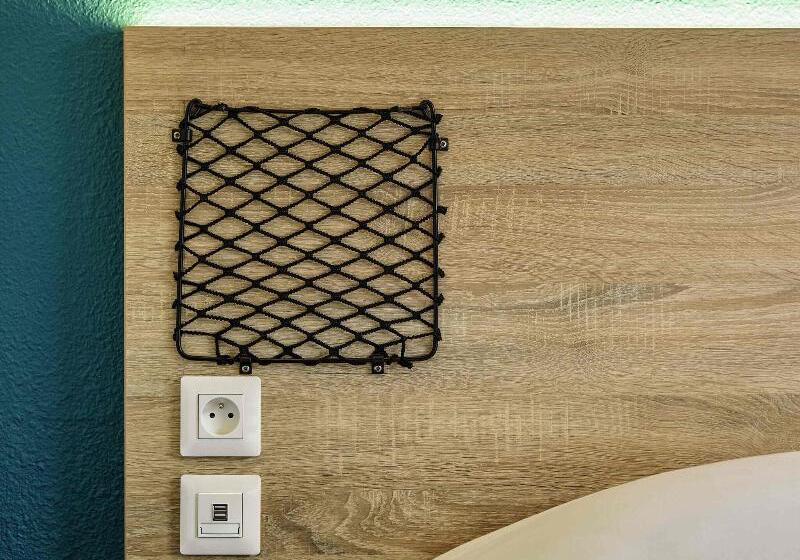 Номер Стандарт, F1 Paris Porte De Montreuil