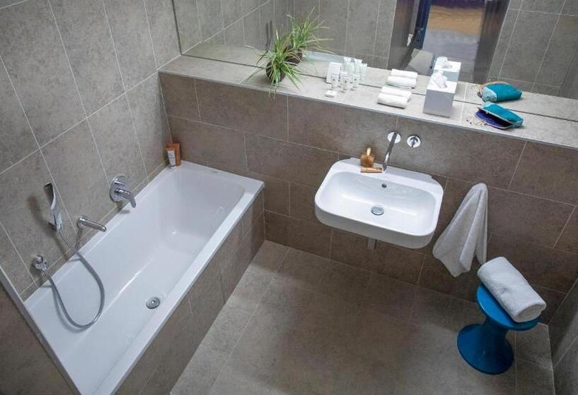 سوییت جونیور, Fourviere