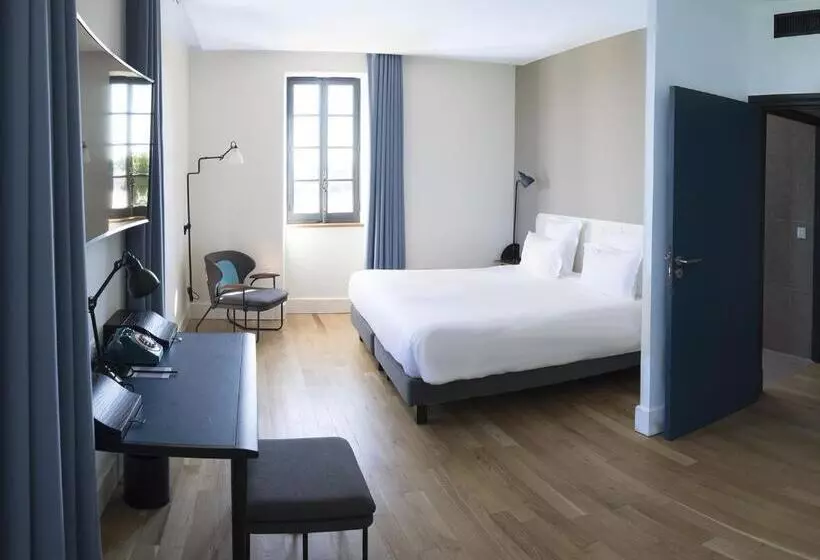 Suite Familiar, Fourviere
